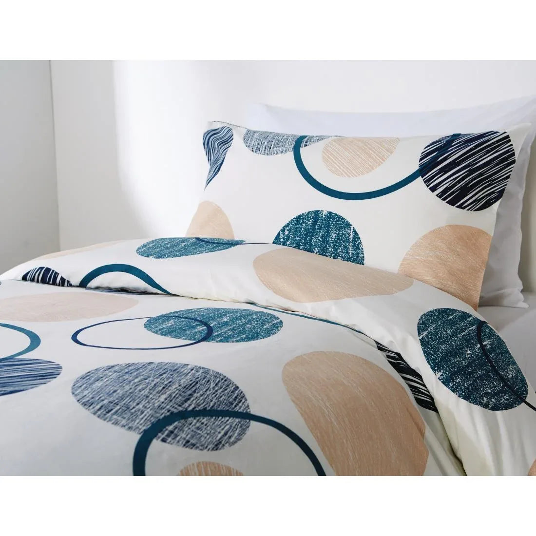 GU325 Mitre Essentials Eclipse Double Duvet Cover Blue - JD Catering Equipment Solutions Ltd