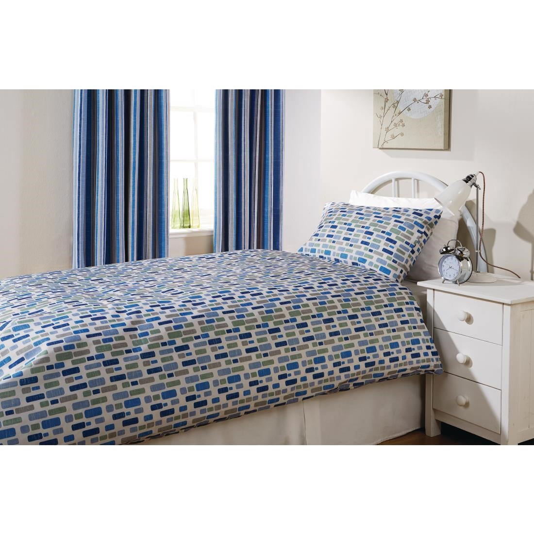 GU374 Mitre Essentials Florence Pebble Pillowcase Cobalt