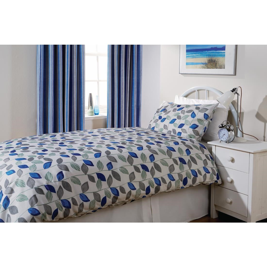 GU372 Mitre Essentials Florence Leaf Duvet Cover Cobalt