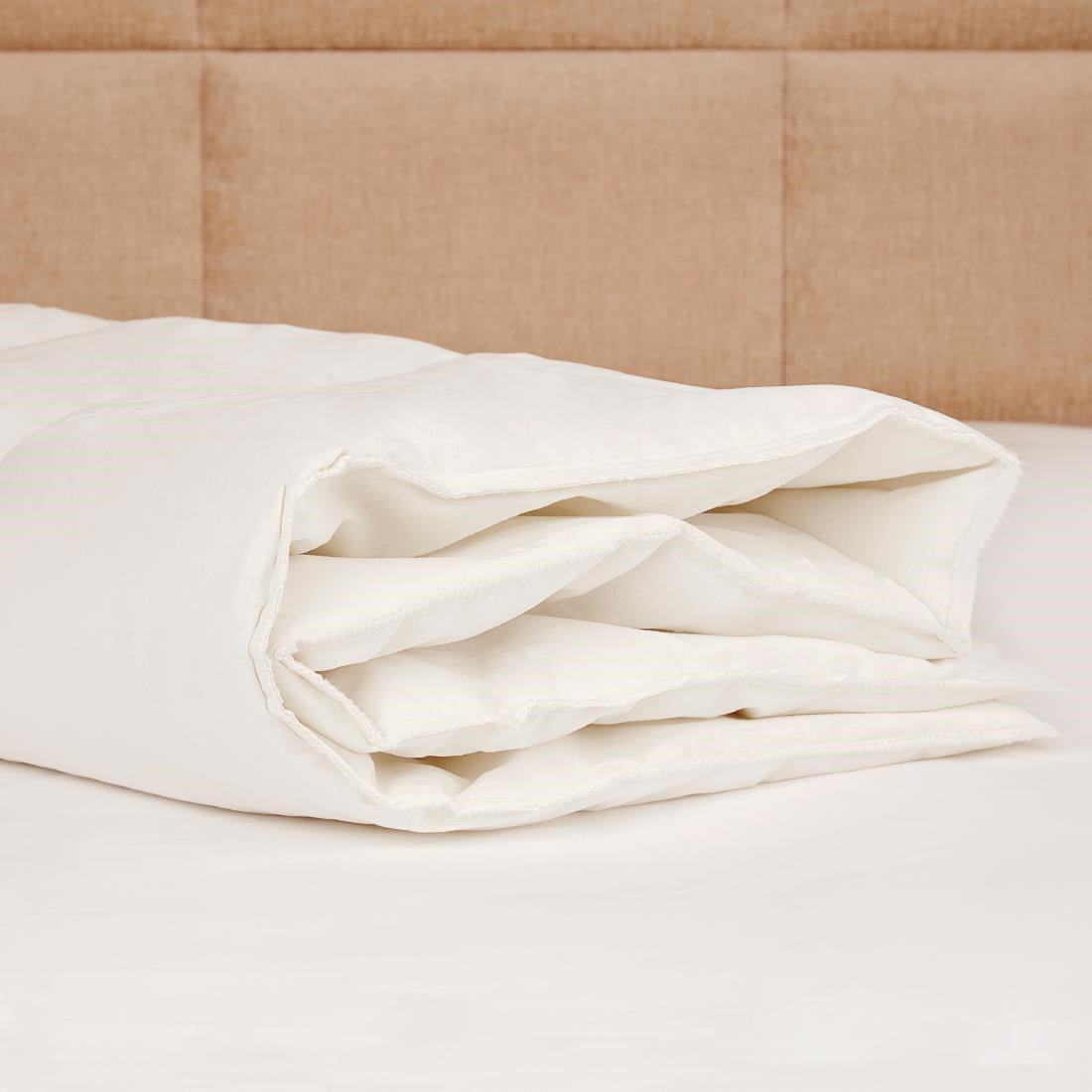 GU436 Mitre Essentials Snuggle Duvet Single