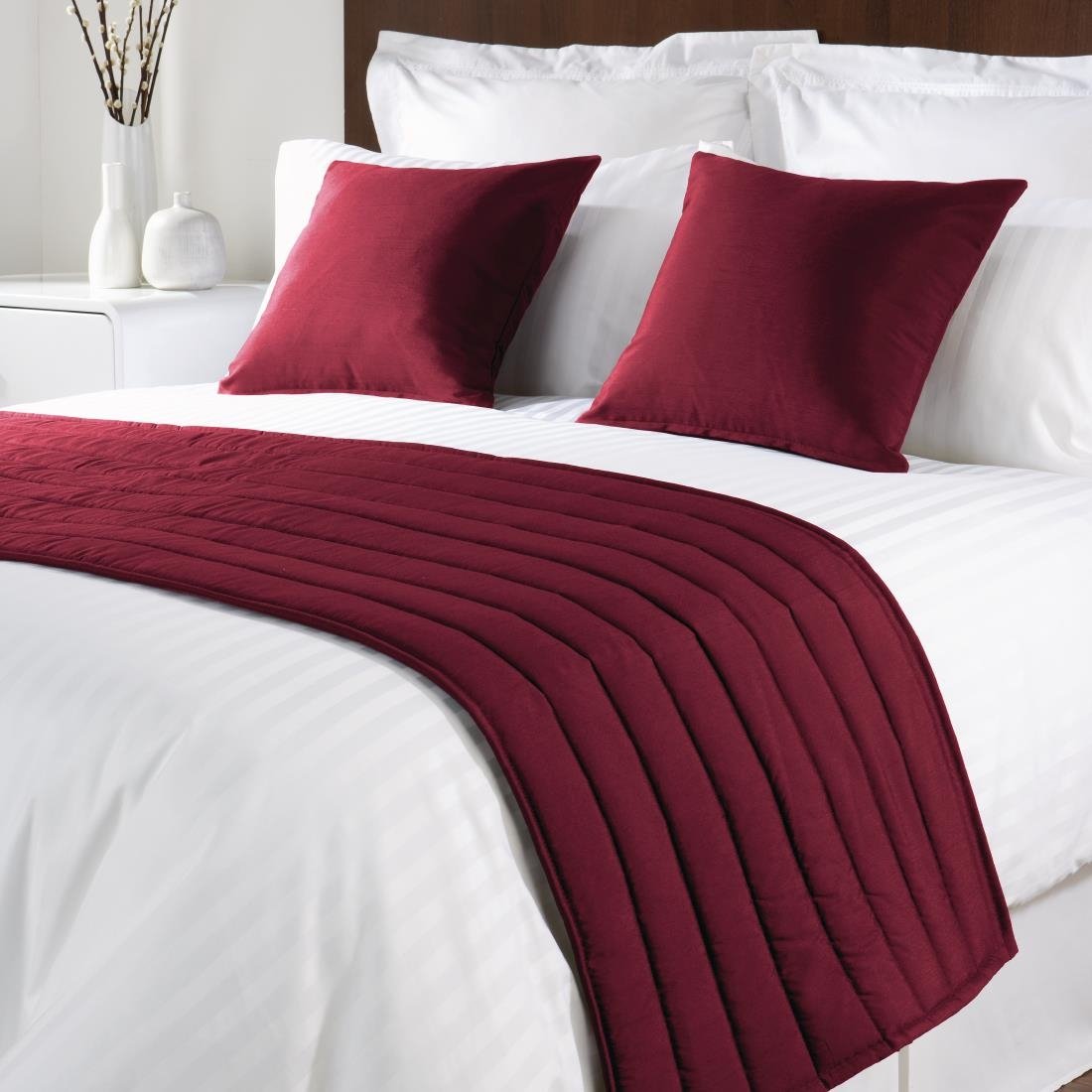 GU949 Mitre Comfort Simplicity Raspberry Bed Runner Single