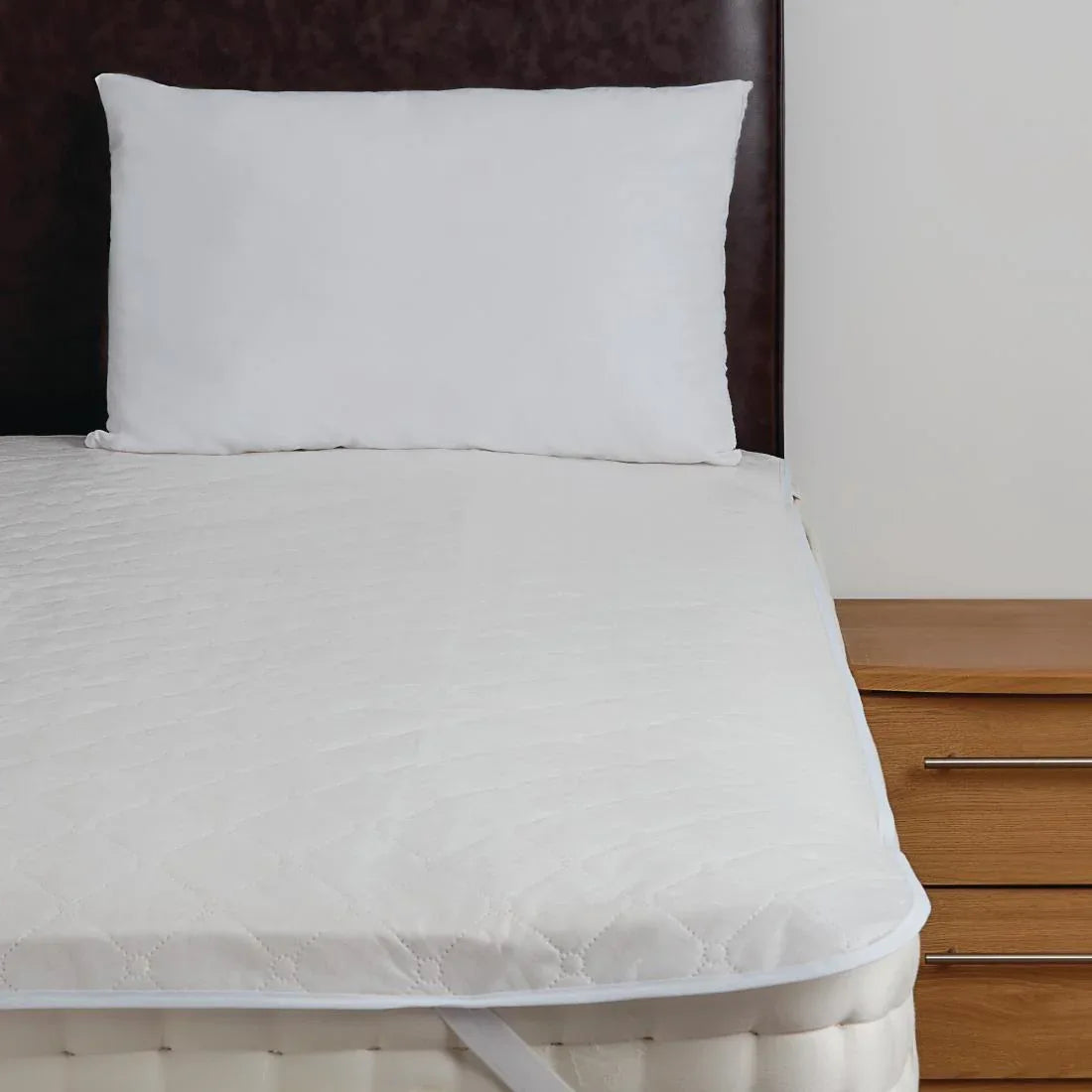 GU555 Mitre Essentials PVC Quilted Mattress Protector Single - JD Catering Equipment Solutions Ltd