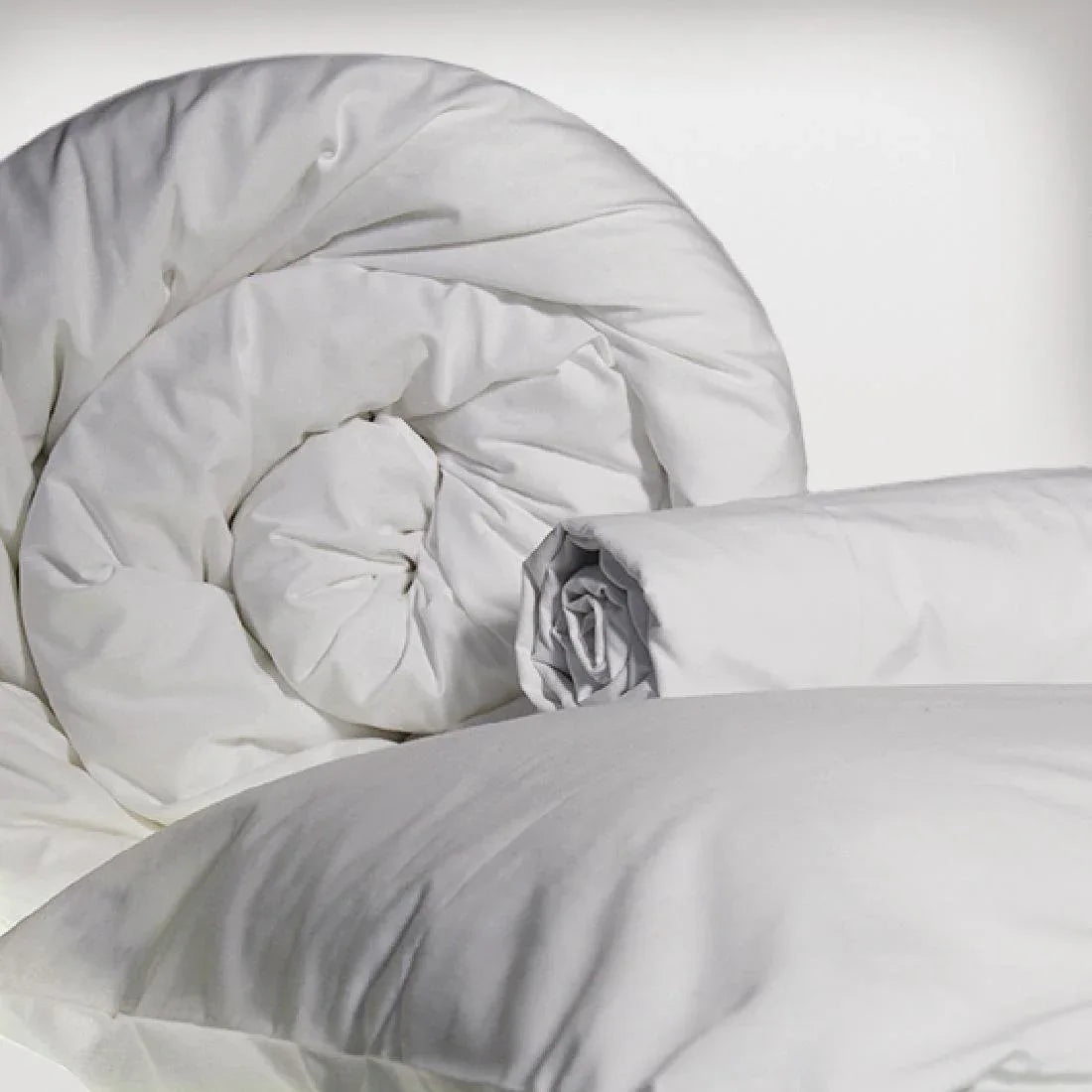 HB500 Mitre Essentials Spectrum Single Bedding Set White - JD Catering Equipment Solutions Ltd