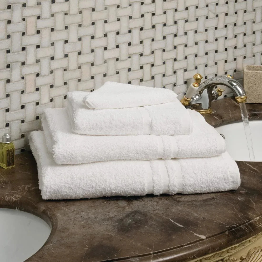 GT754 Mitre Essentials Capri Bath Towel White - JD Catering Equipment Solutions Ltd