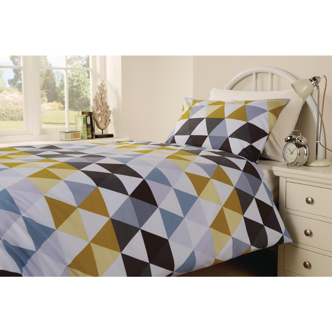 HB703 Mitre Essentials Geo Duvet Cover Open Olive Single