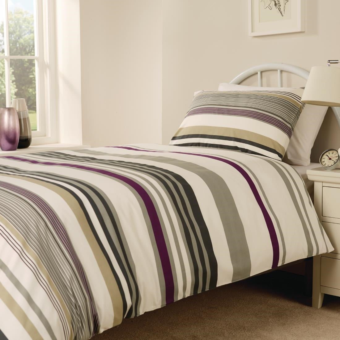 HD163 Mitre Essentials Madison Bedding Set Magenta Double
