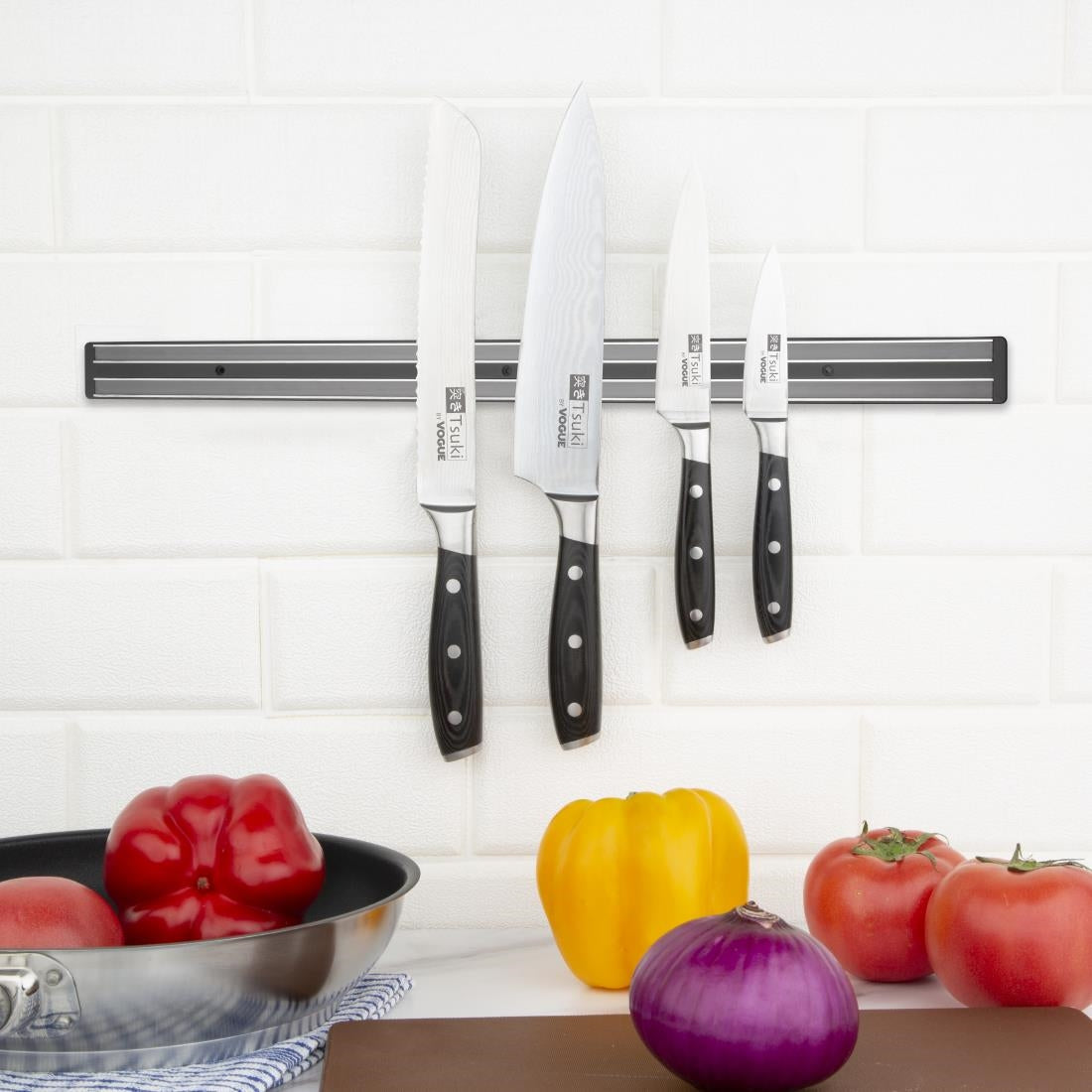 D722 Vogue Magnetic Knife Rack Large JD Catering Equipment Solutions Ltd