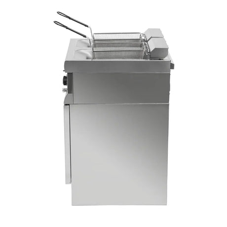 E439 Lincat Silverlink 600 Twin Tank Twin Basket Free Standing Electric Fryer J18 - JD Catering Equipment Solutions Ltd