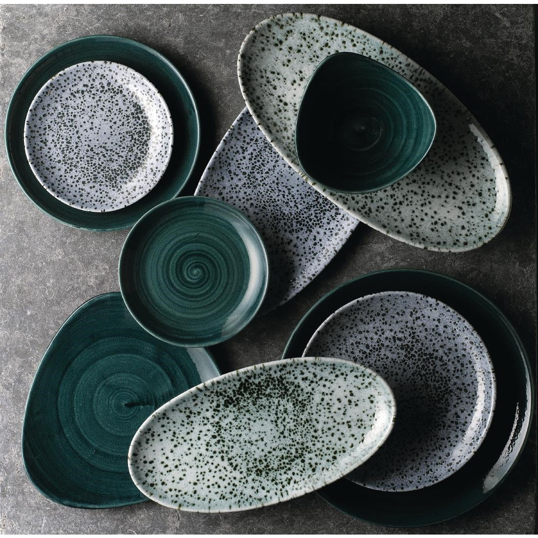 FA507 Churchill Mineral Oval Chef Plates Green 173 x 347mm (Pack of 6) JD Catering Equipment Solutions Ltd