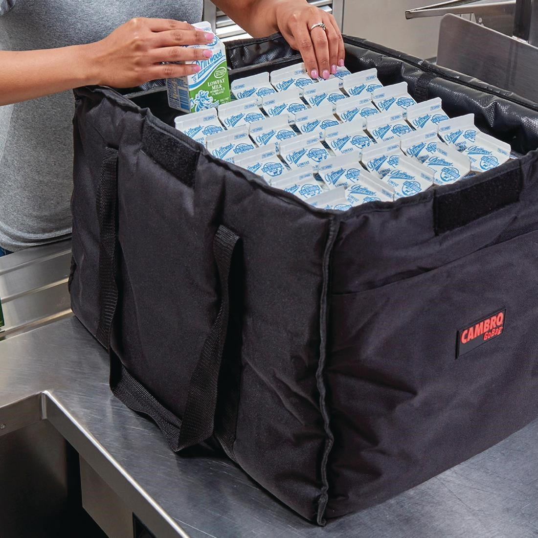 FB273 Cambro GoBag Top Loading Delivery Bag Medium JD Catering Equipment Solutions Ltd