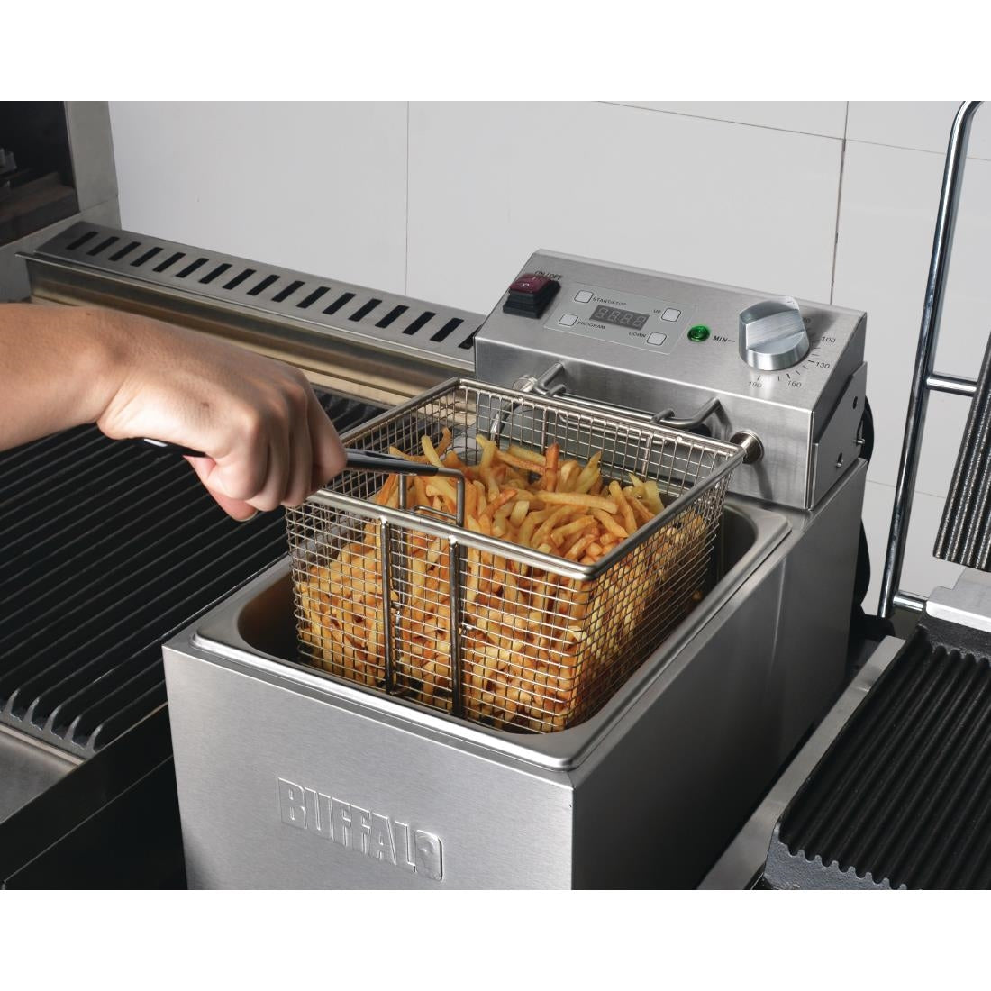 FC258 Buffalo Single Tank Single Basket 5Ltr Countertop Fryer with Timer 2.8kW JD Catering Equipment Solutions Ltd