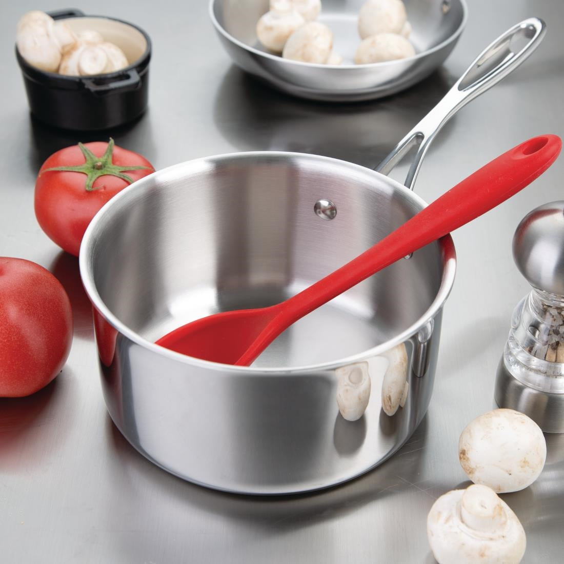 FS666 Vogue Tri-wall Saucepan St/St 180x95mm JD Catering Equipment Solutions Ltd