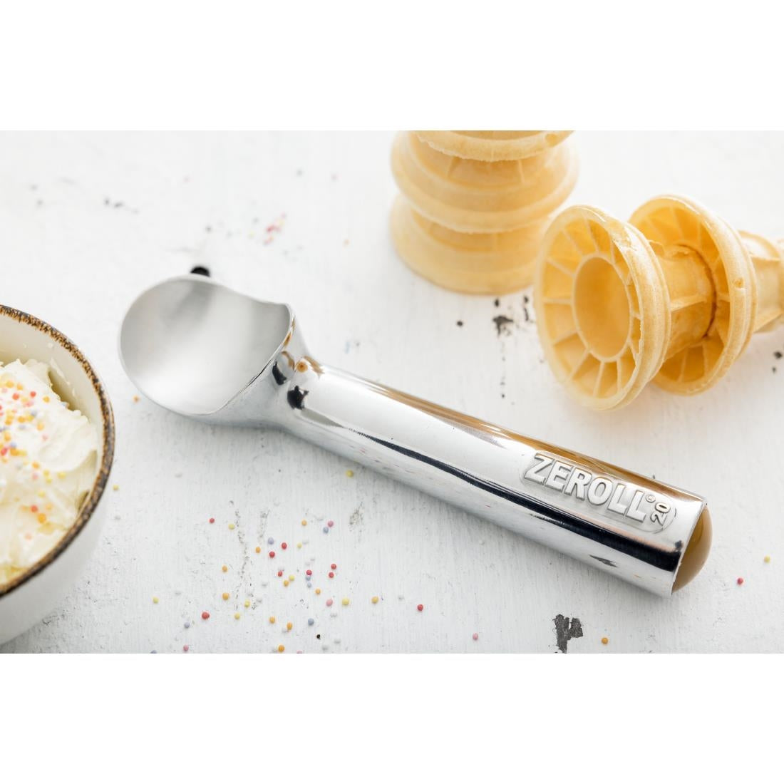GD617 Zeroll Original Ice Cream Scoop Size 20 JD Catering Equipment Solutions Ltd