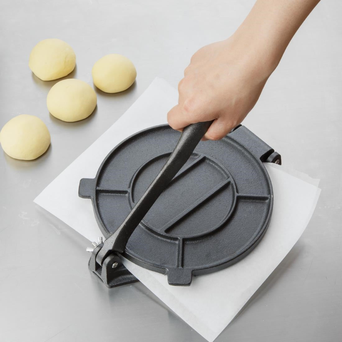 CZ942 Vogue Cast Iron Tortilla Press 200mm