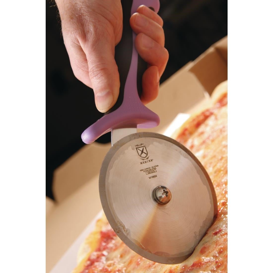 FB508 Mercer Culinary Allergen Safety Pizza Wheel 4"