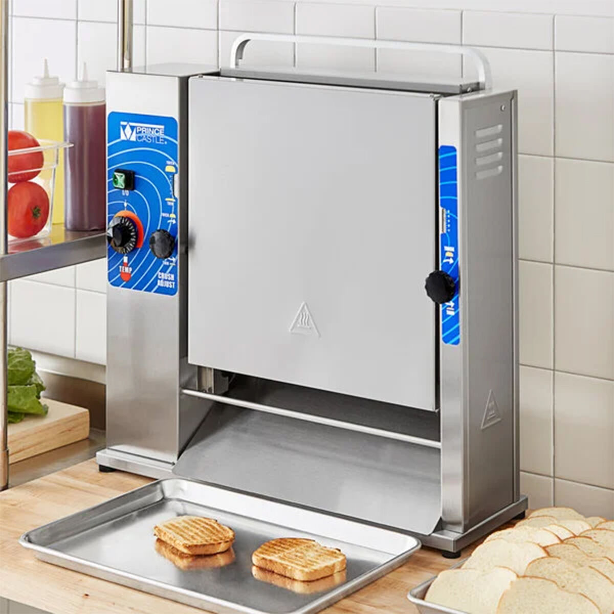 GM859 Prince Castle 14 Second Vertical Contact Toaster 297-T14PFGB