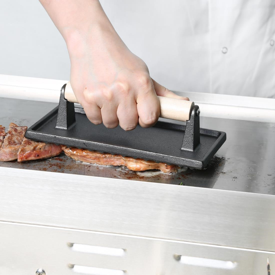 GN770 Vogue Cast Iron Steak Weight with Wood Handle