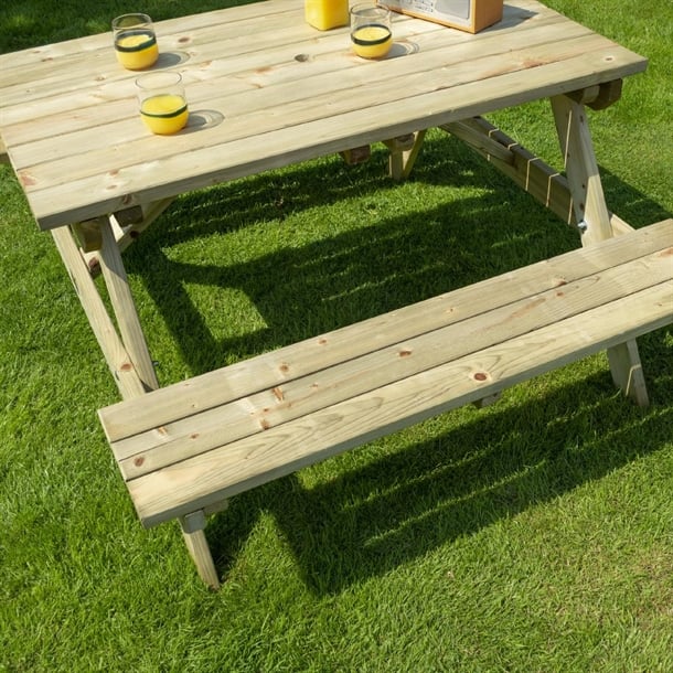 HP892 Rowlinson Picnic Table 5ft With Green Parasol 2.7m
