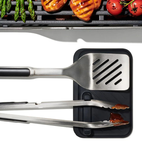 HW664 Oxo GG Grilling Set- Turner, Tongs and Tool Rest (Pack 3)