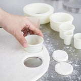 JA522 Vogue Plain Round Nylon Pastry Cutters (Pack 9)