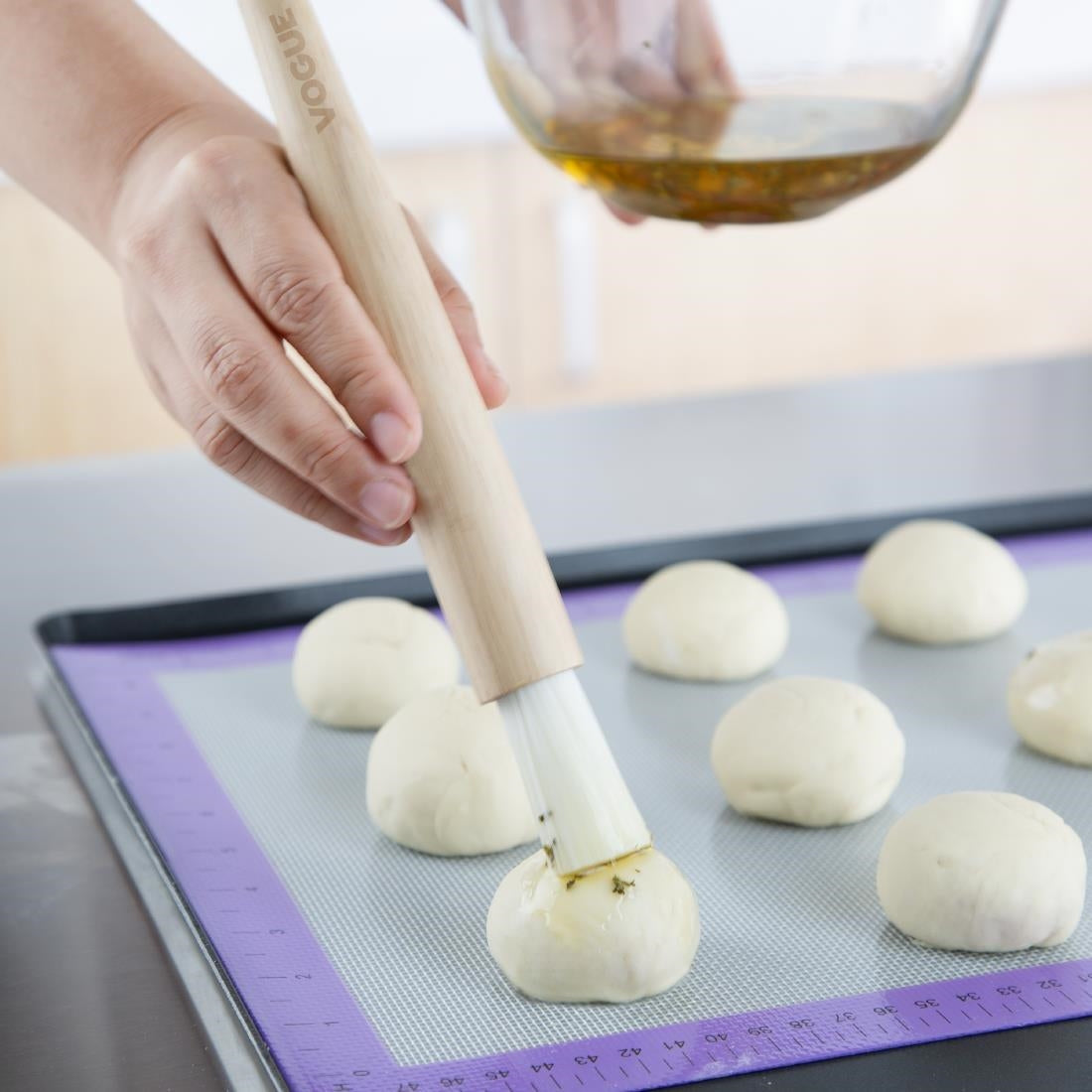 JA524 Vogue Wooden Handle Round Pastry Brush - 25mm