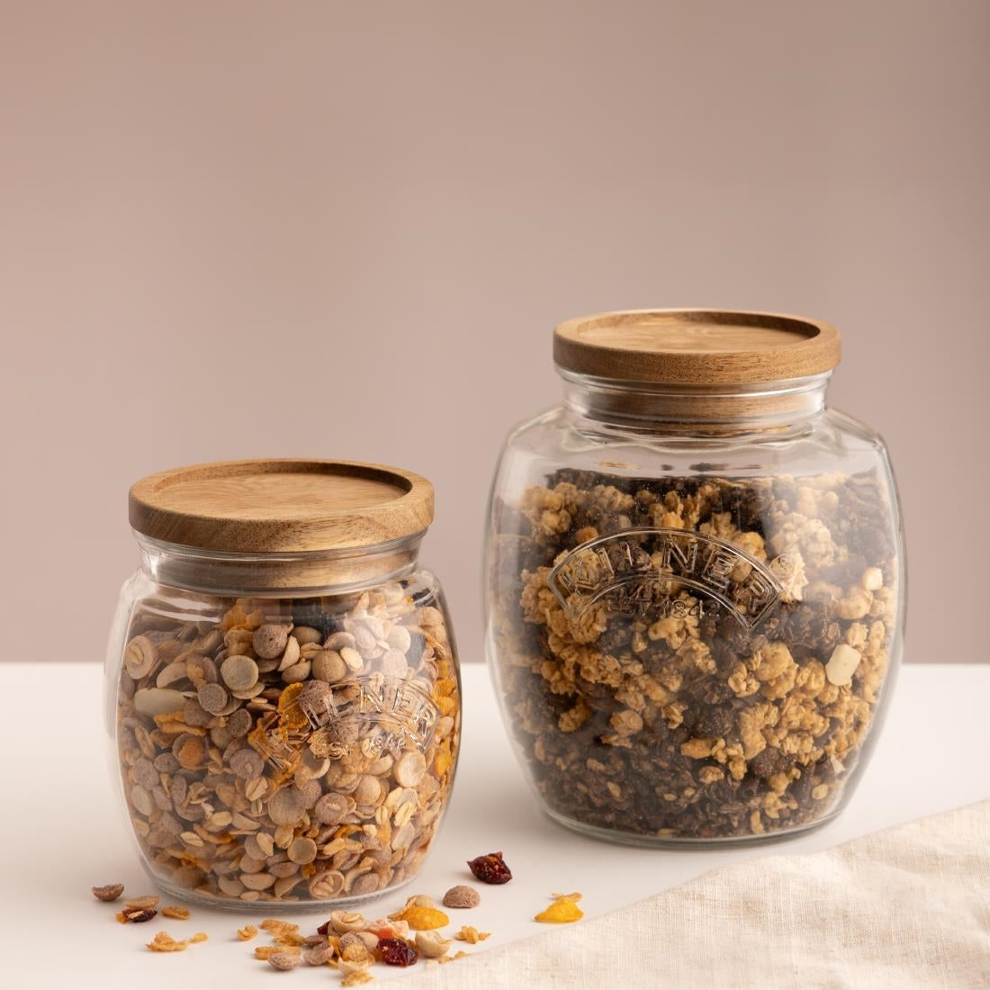 JA603 - Kilner Universal Jar with Acacia Wooden Lid 850ml