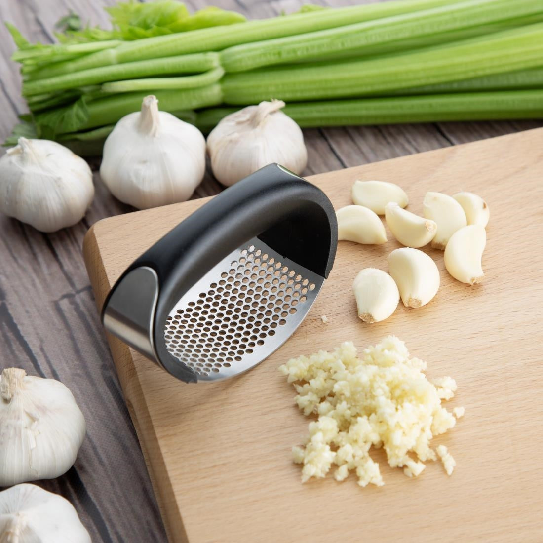 JA908 Nisbets Essentials Garlic Press