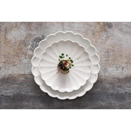 JB393 Olympia Bloom White Scalloped Plate - 175x20mm 7" (Box 6)