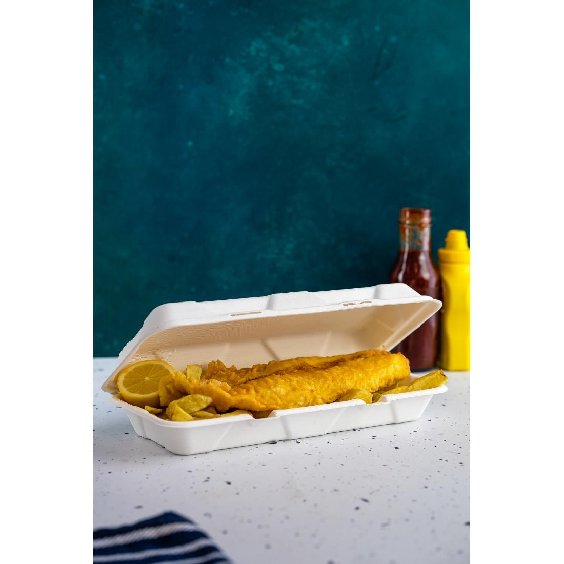 Vegware Nourish Moulded Fibre Clamshell Takeaway Boxes 12x6" (250 Pack)