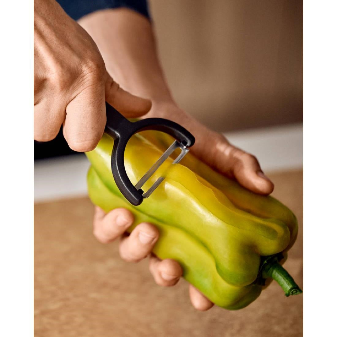 Victorinox Serrated Ypso Peeler Black