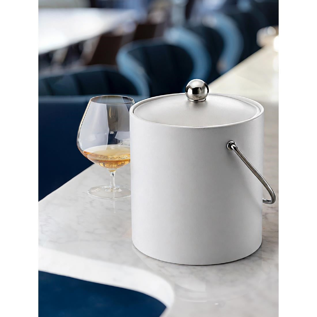 Elia Insulated Ice Bucket with Scoop White 3Ltr