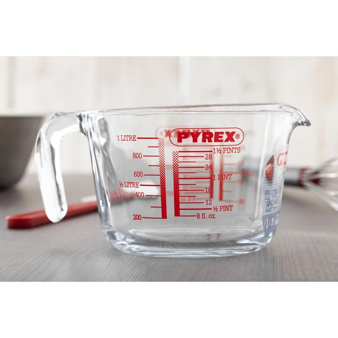 P587 Pyrex Measuring Jug 1Ltr