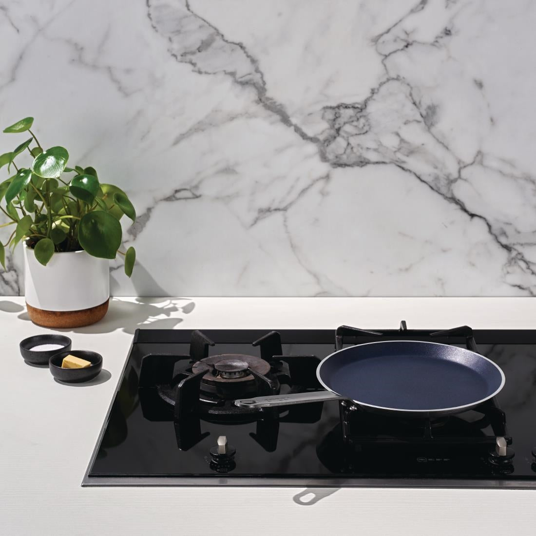 HT987 Vogue Aluminium Non-stick Teflon Platinum Plus Crepe Pan 26cm