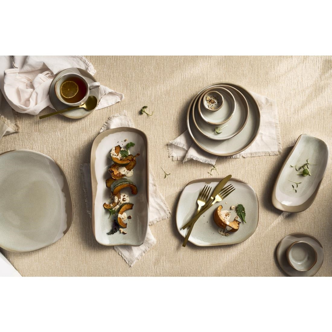 VV3591 Robert Gordon Forager Plate 238x195mm (Box 12)(Direct)