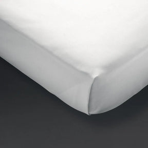 GT828 Mitre Essentials Pyramid Flat Sheet White Double - JD Catering Equipment Solutions Ltd