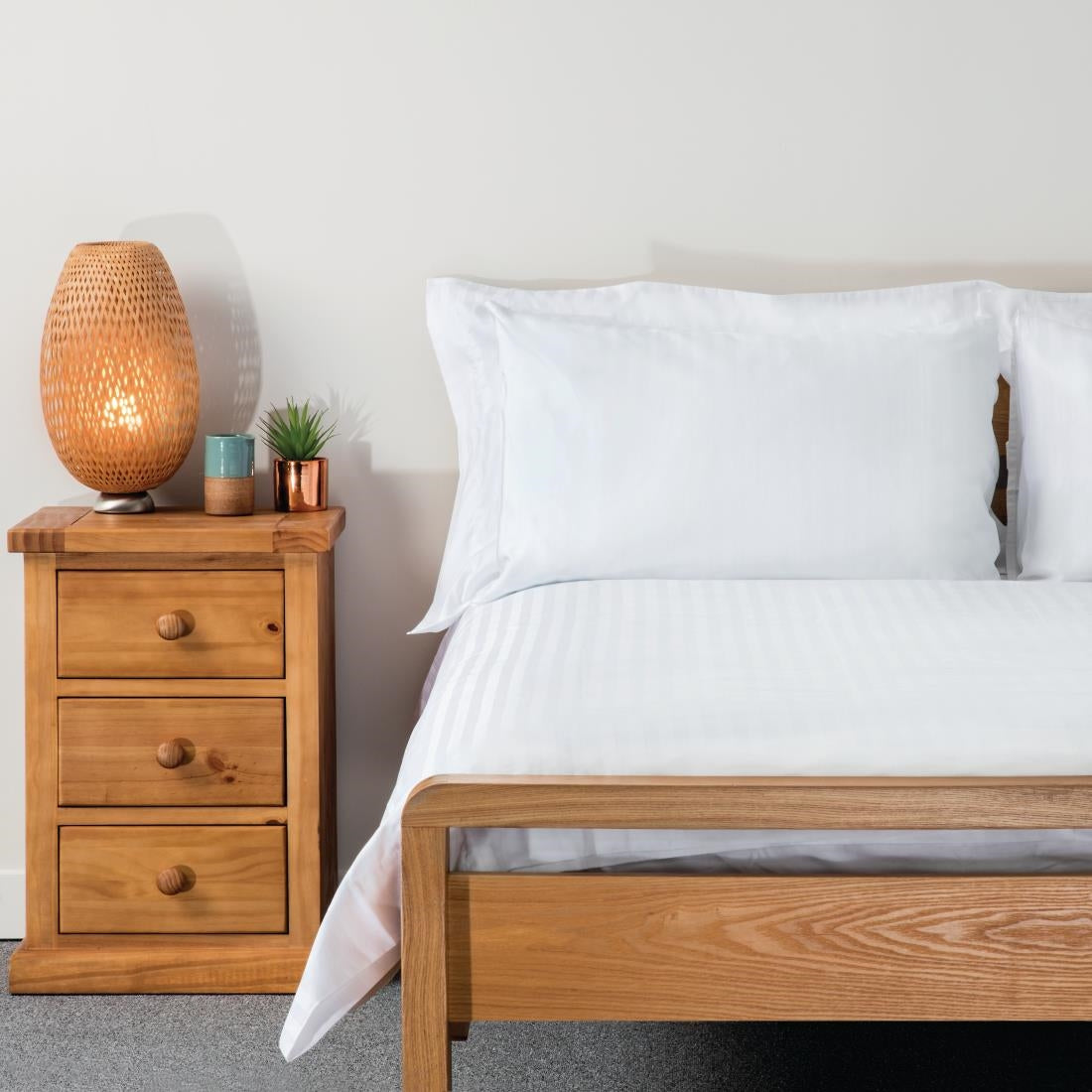 GT841 Mitre Comfort Satin Duvet Cover White Double