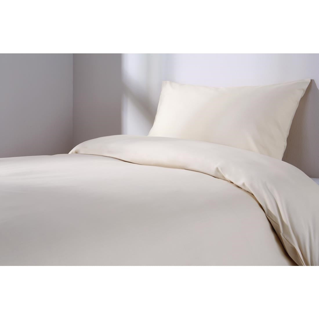 GU177 Mitre Essentials Spectrum Fitted Sheet Ivory Double