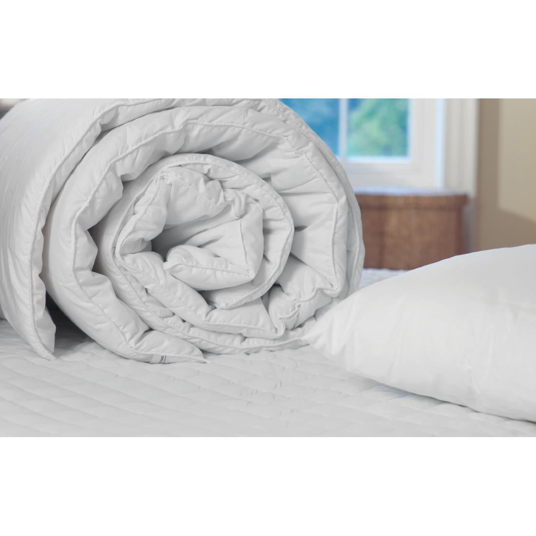 GU441 Mitre Essentials Hollo 12 Tog Duvet Single
