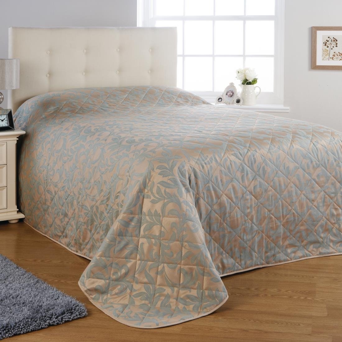 GW226 Mitre Essentials Kensington Bedspread Duck Egg Single